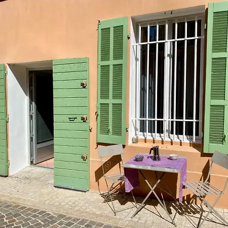 Apartment Droit Au Port Par Dodo-a-cassis *